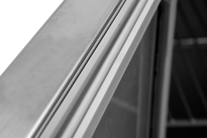 YG-05211_h.jpeg