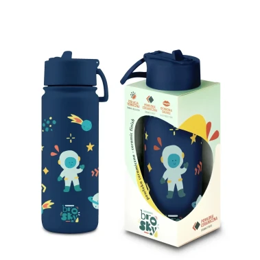 22-22-12-0281-323717-brosky-kids-granatowa-butelka-na-wode-dla-dzieci-w-motyw-kosmosu-550-ml.webp