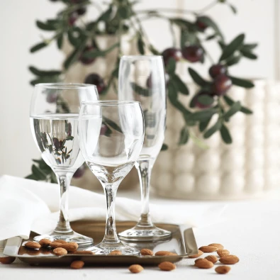 kieliszek-do-wina-aspen-245-ml-lav-przezroczysty-3.png