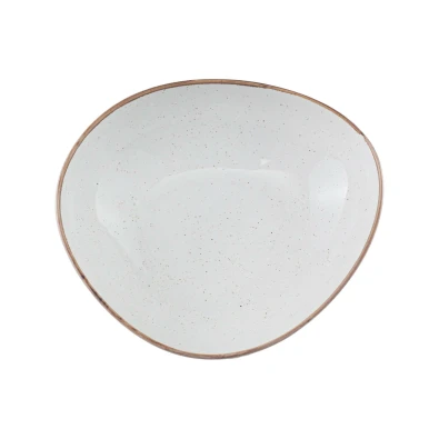 miska-trojkatna-sand-200mm-820-ml-kremowy-1.jpg